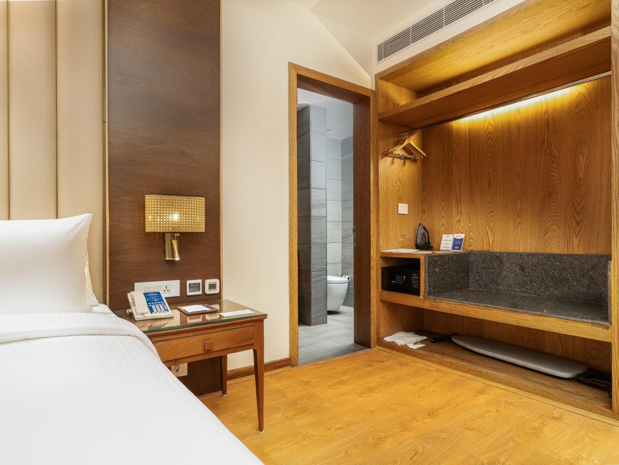Sarovar Premiere Hotel Srinagar (Jammu and Kashmir)