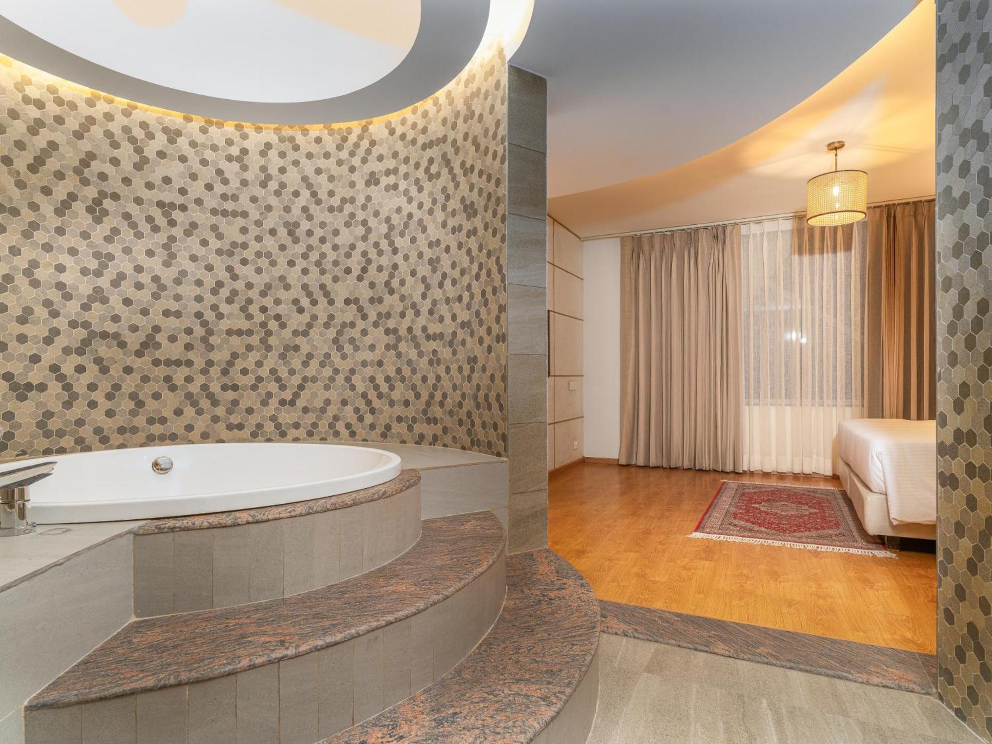 Sarovar Premiere Hotel Srinagar (Jammu and Kashmir)