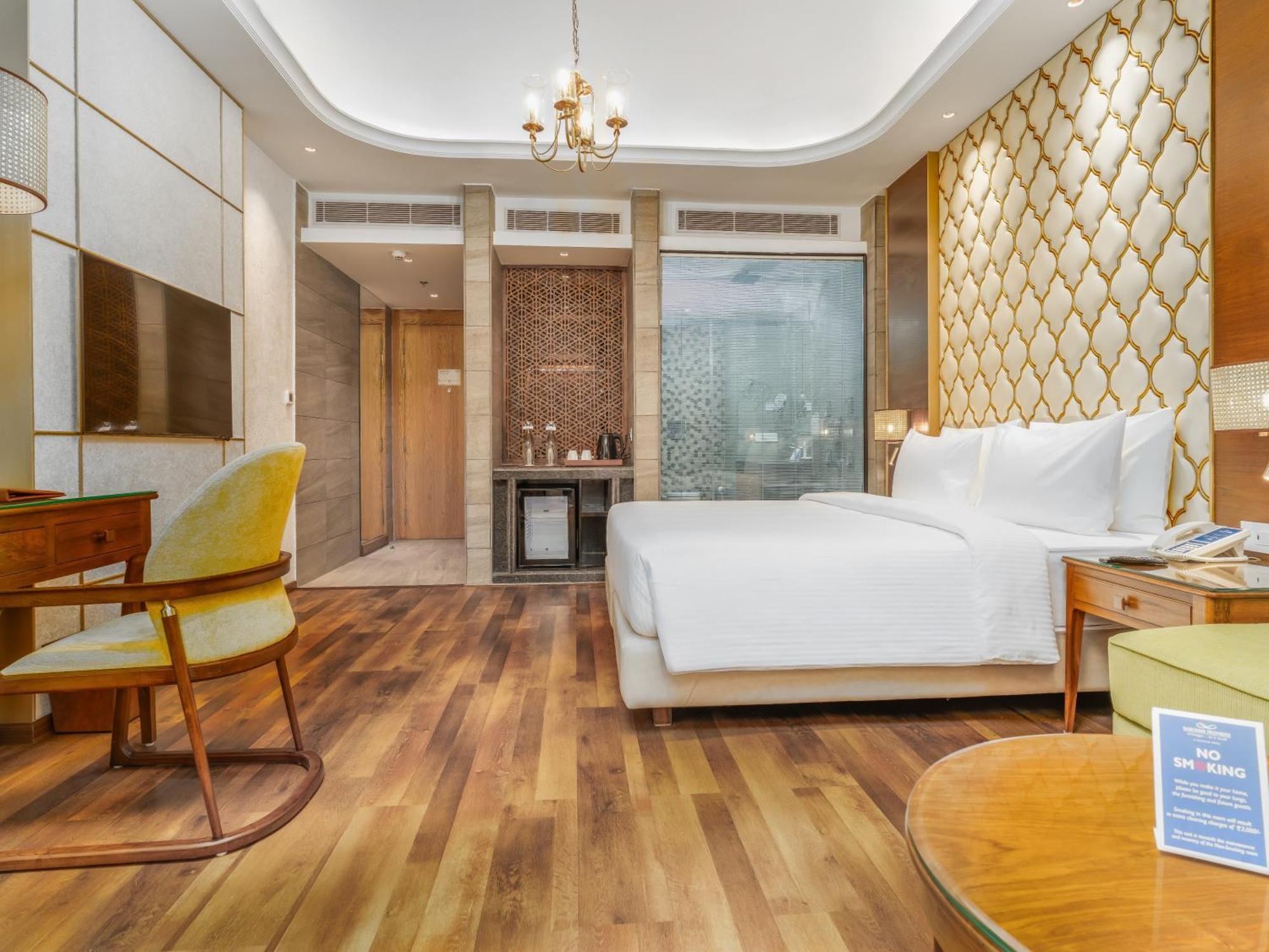 Hotel Sarovar Premiere 5*