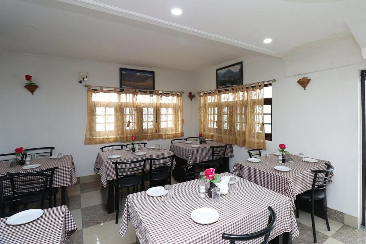 Shree Mazda Hotel Srinagar (Jammu and Kashmir)