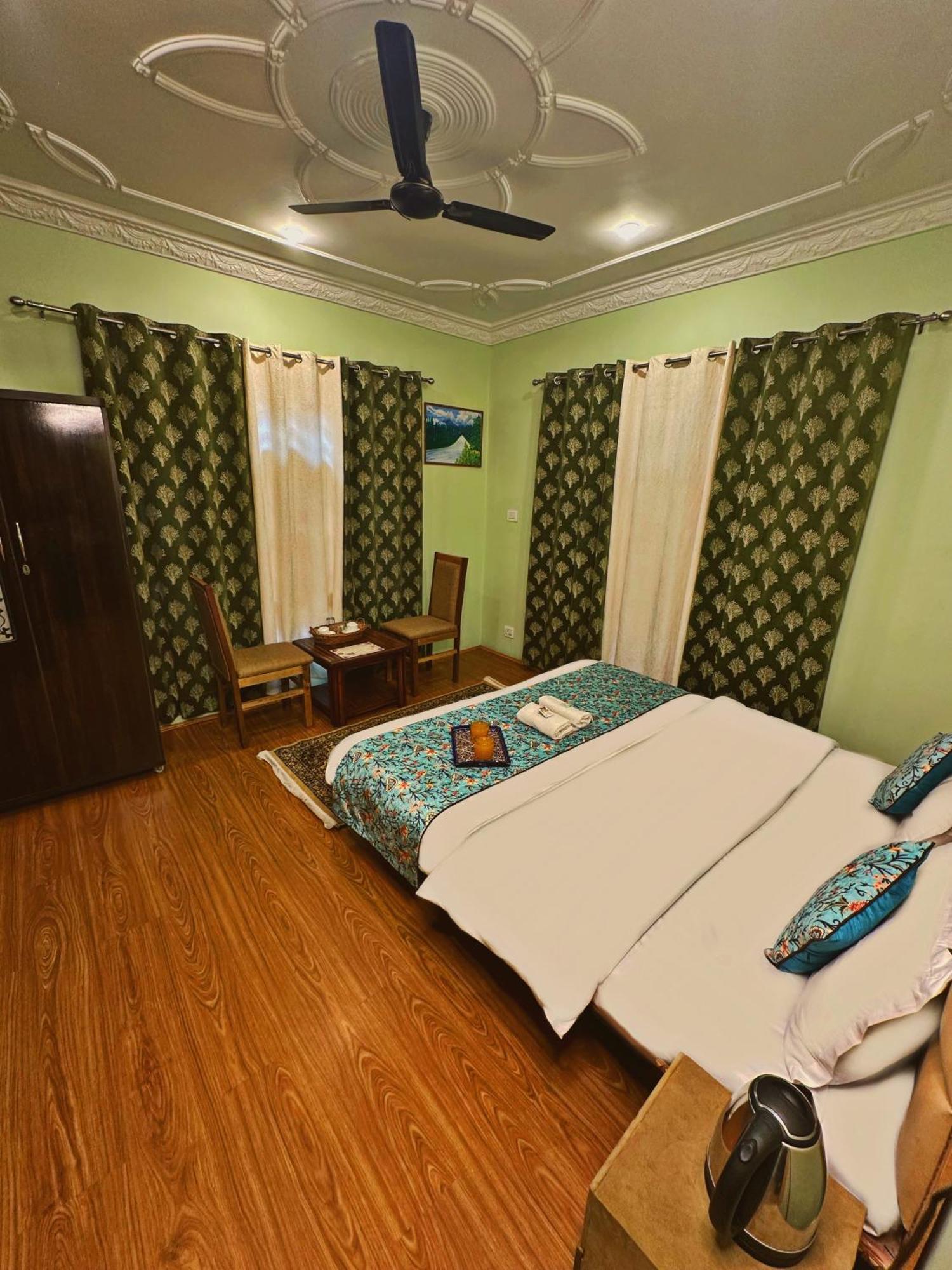 Hotel Faizzy Residency