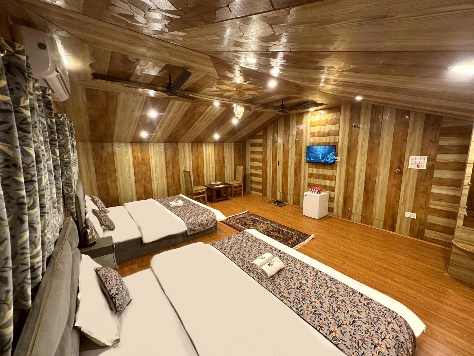 Faizzy Residency Srinagar (Jammu and Kashmir)