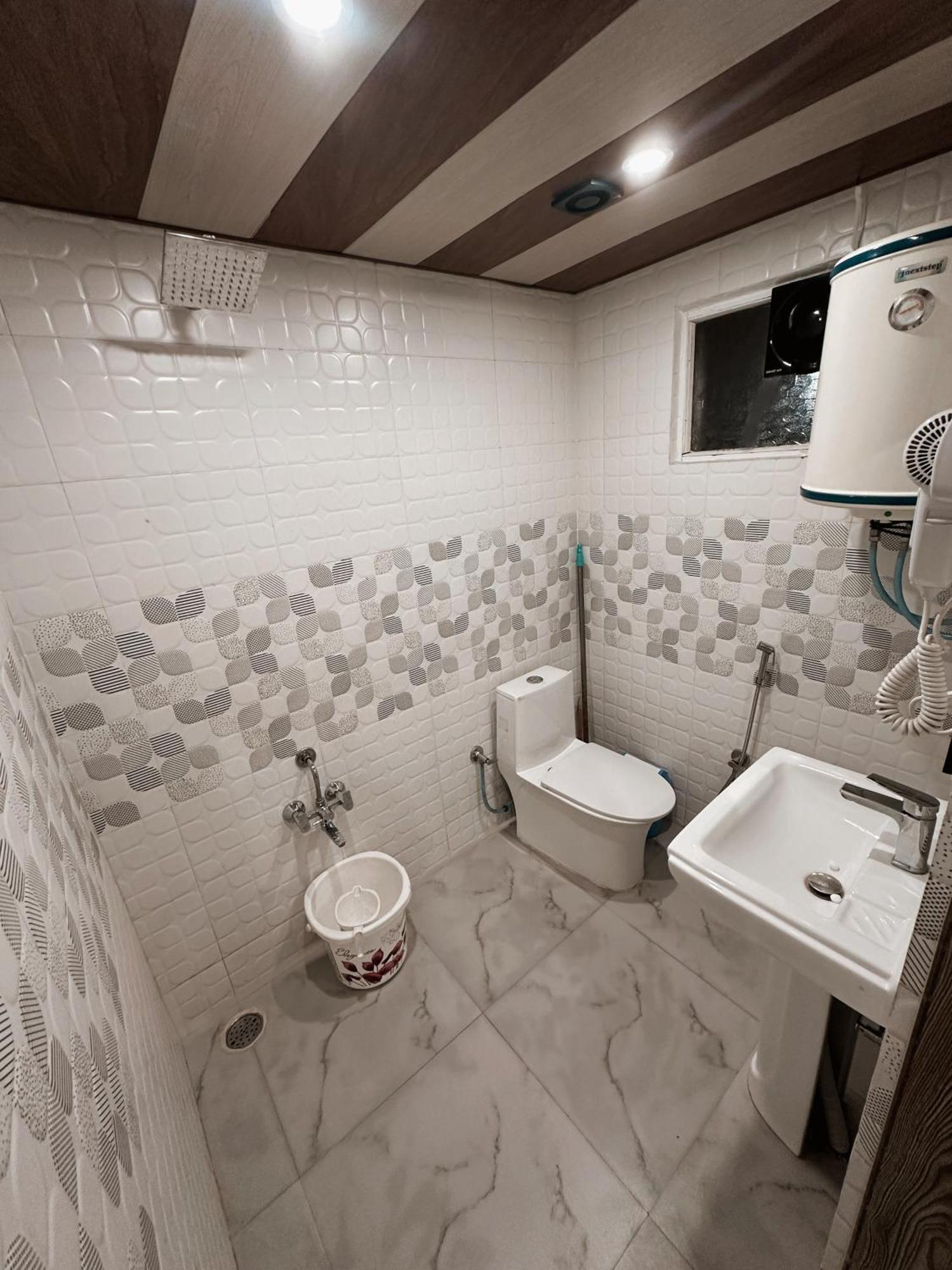 Faizzy Residency Hotel Srinagar (Jammu and Kashmir)