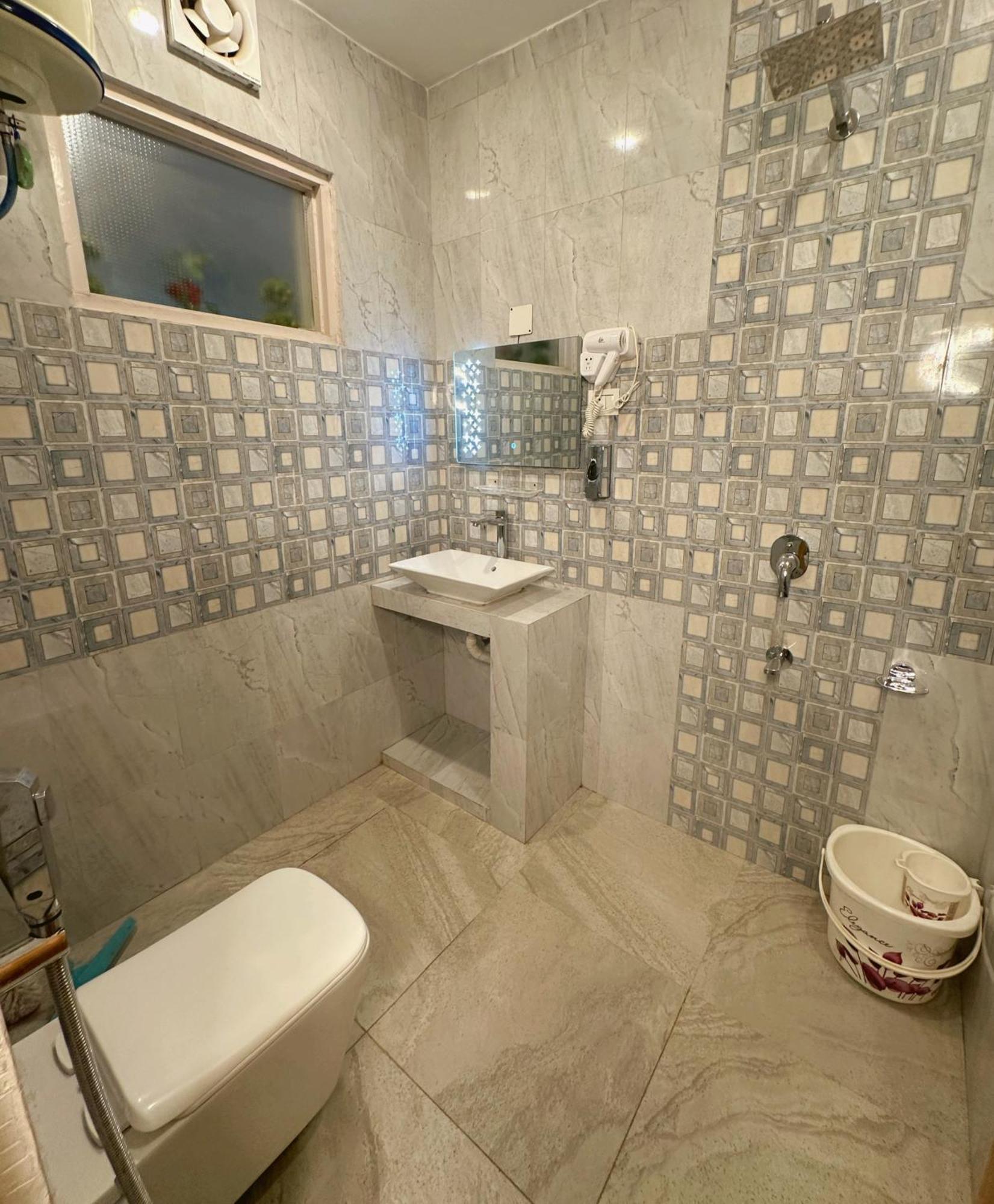 Faizzy Residency Hotel Srinagar (Jammu and Kashmir)