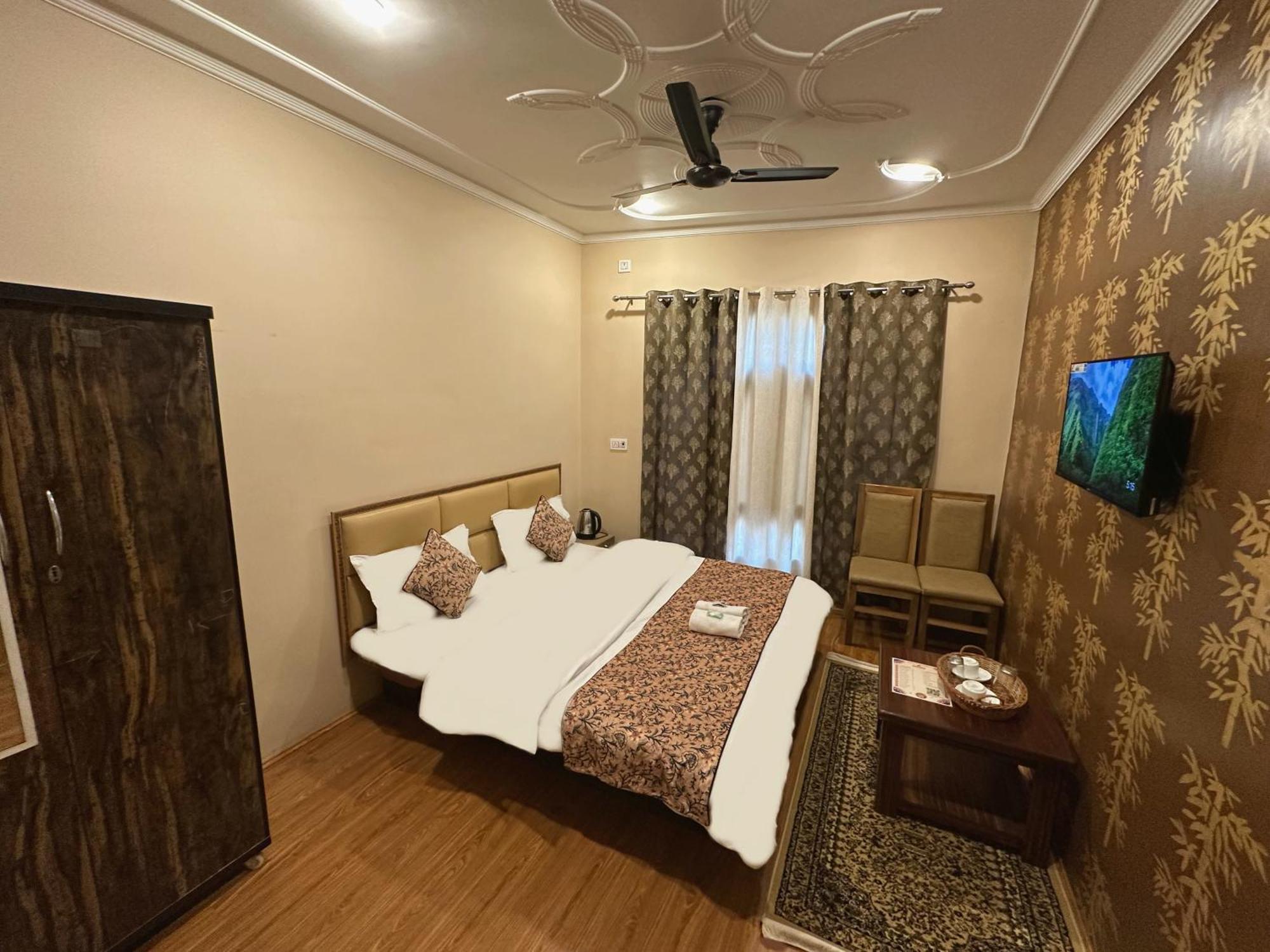 Faizzy Residency Srinagar (Jammu and Kashmir)