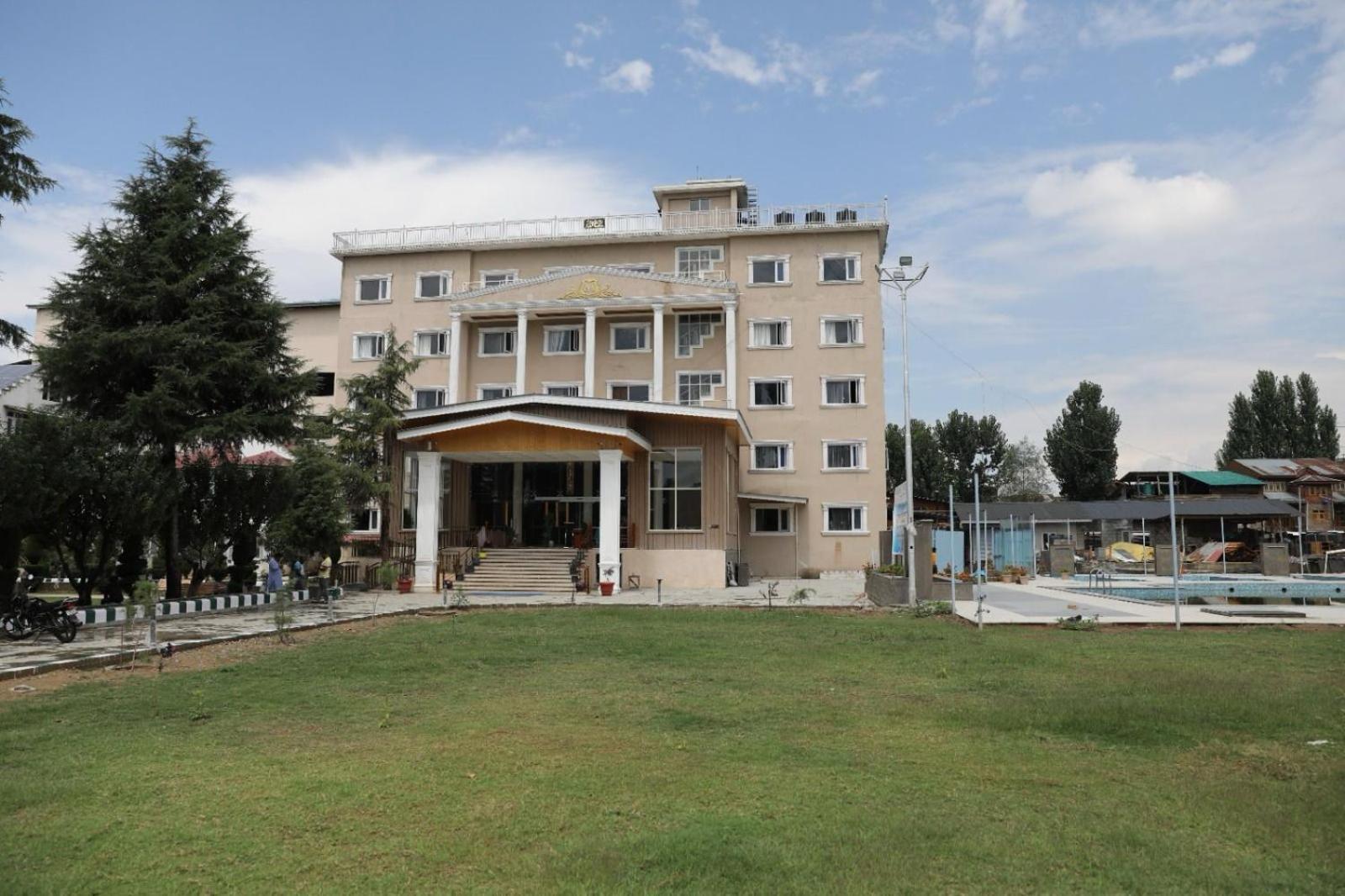 Hotel The Grand Mamta 4*