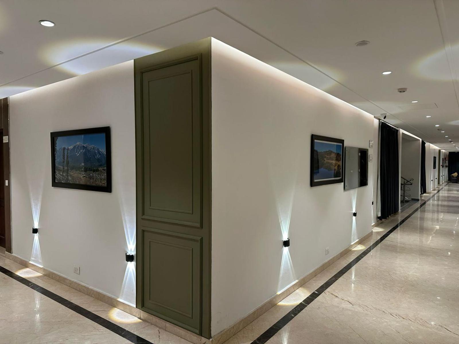 Hotel The Grand Mamta Srinagar (Jammu and Kashmir)