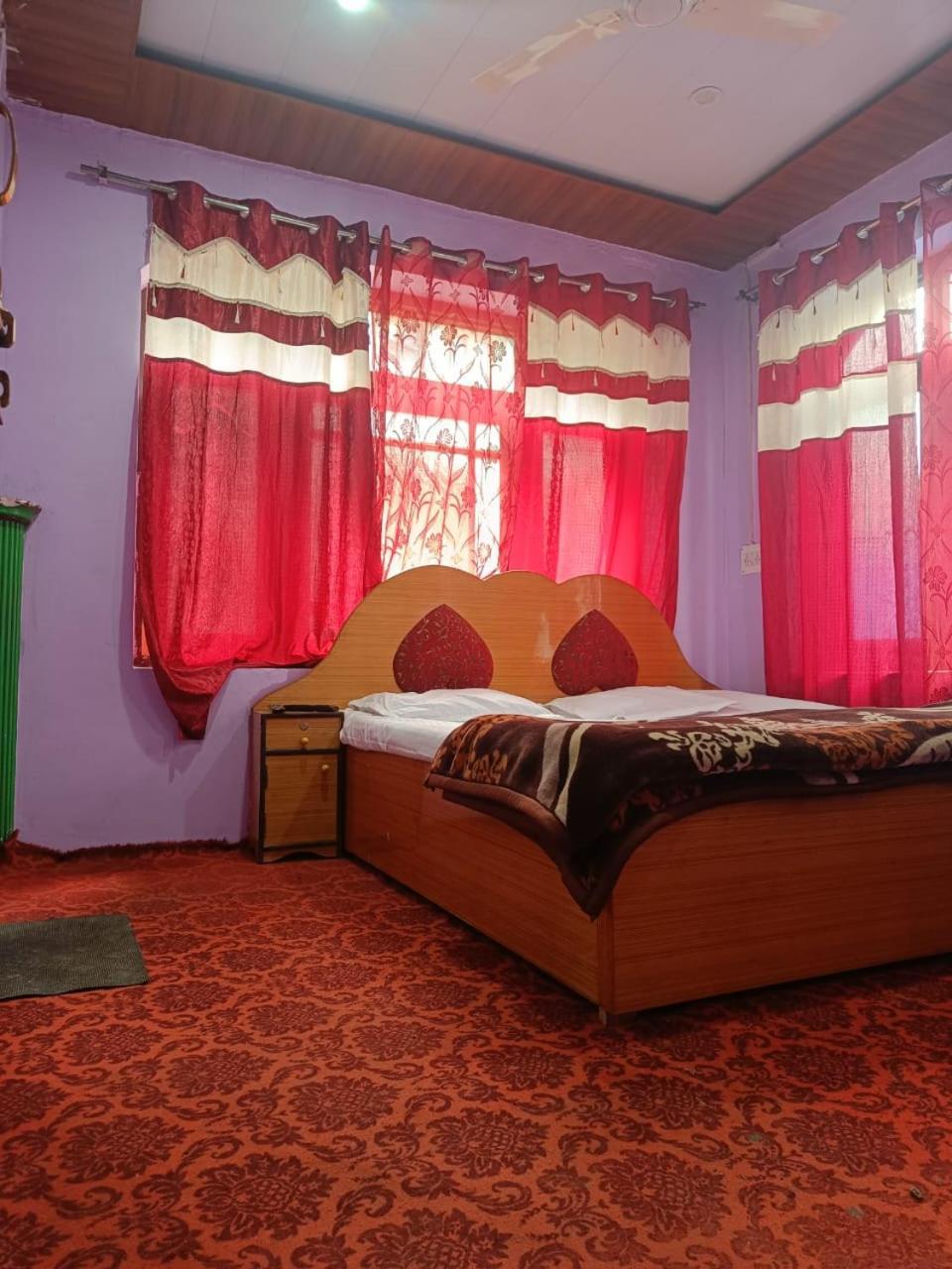 Alamdar Guest house