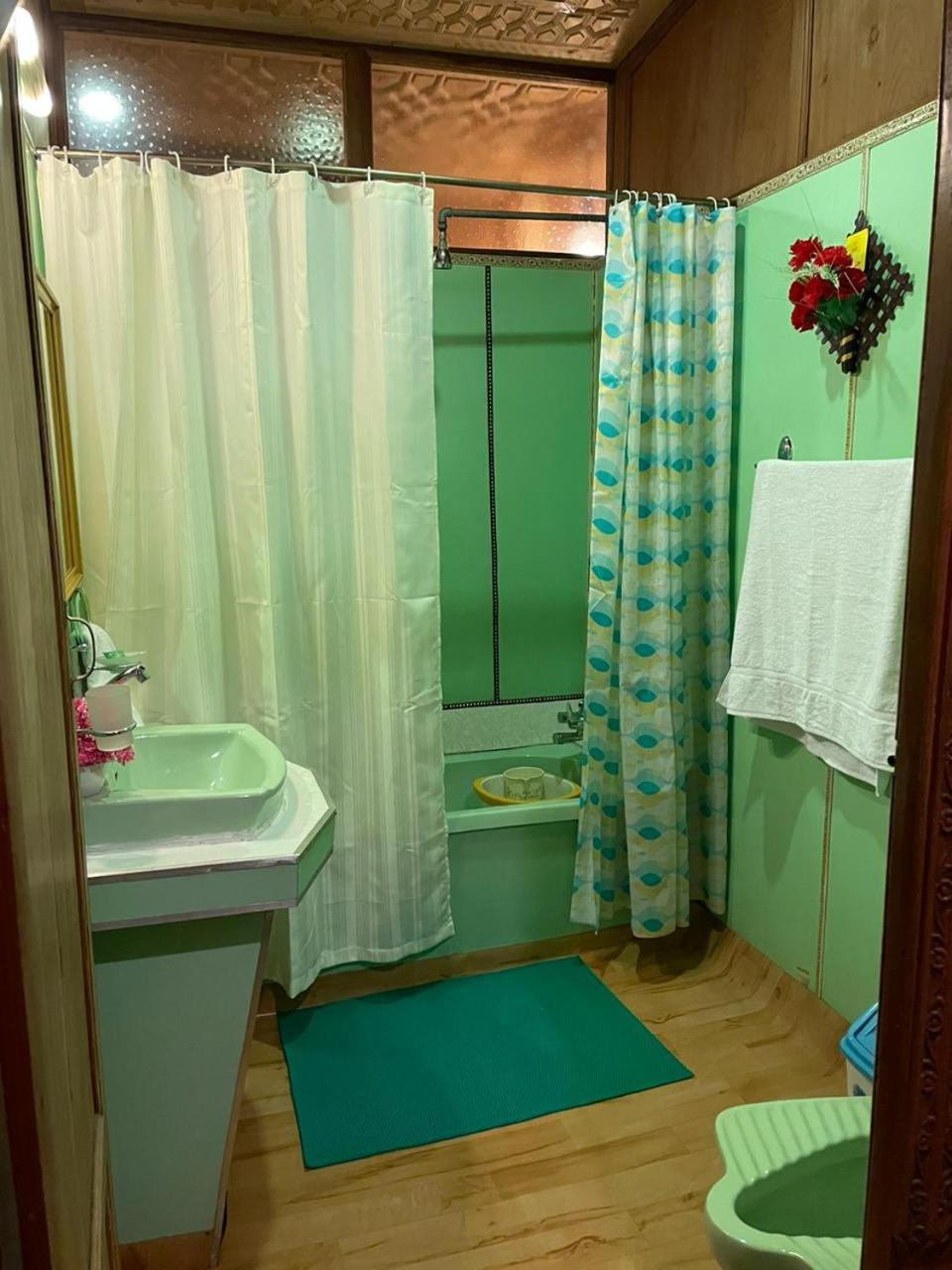 Luxury By Sp Group Of Houseboats 5* Srinagar (Jammu and Kashmir)