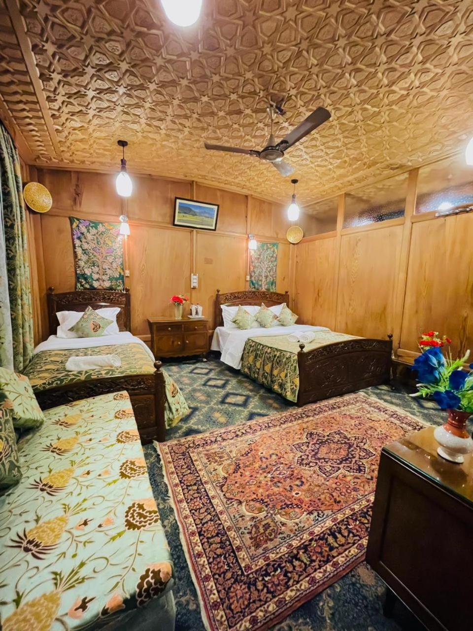 Luxury By Sp Group Of Houseboats Hotel 5*