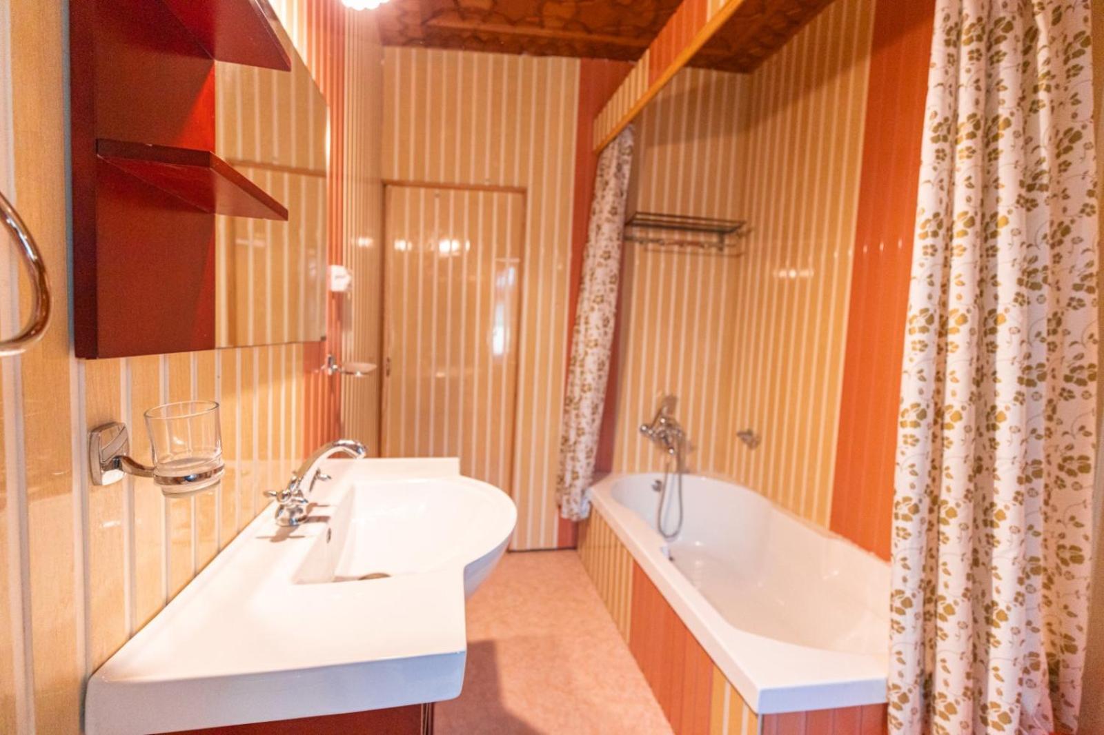 Luxury By Sp Group Of Houseboats