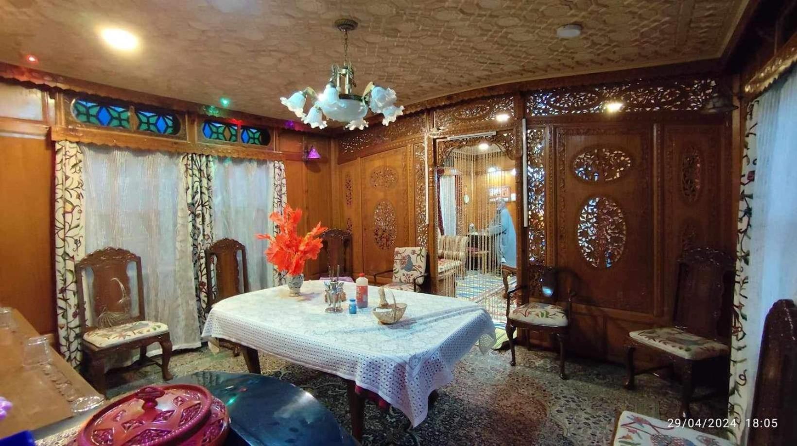 Hotel Highland Queen Houseboat