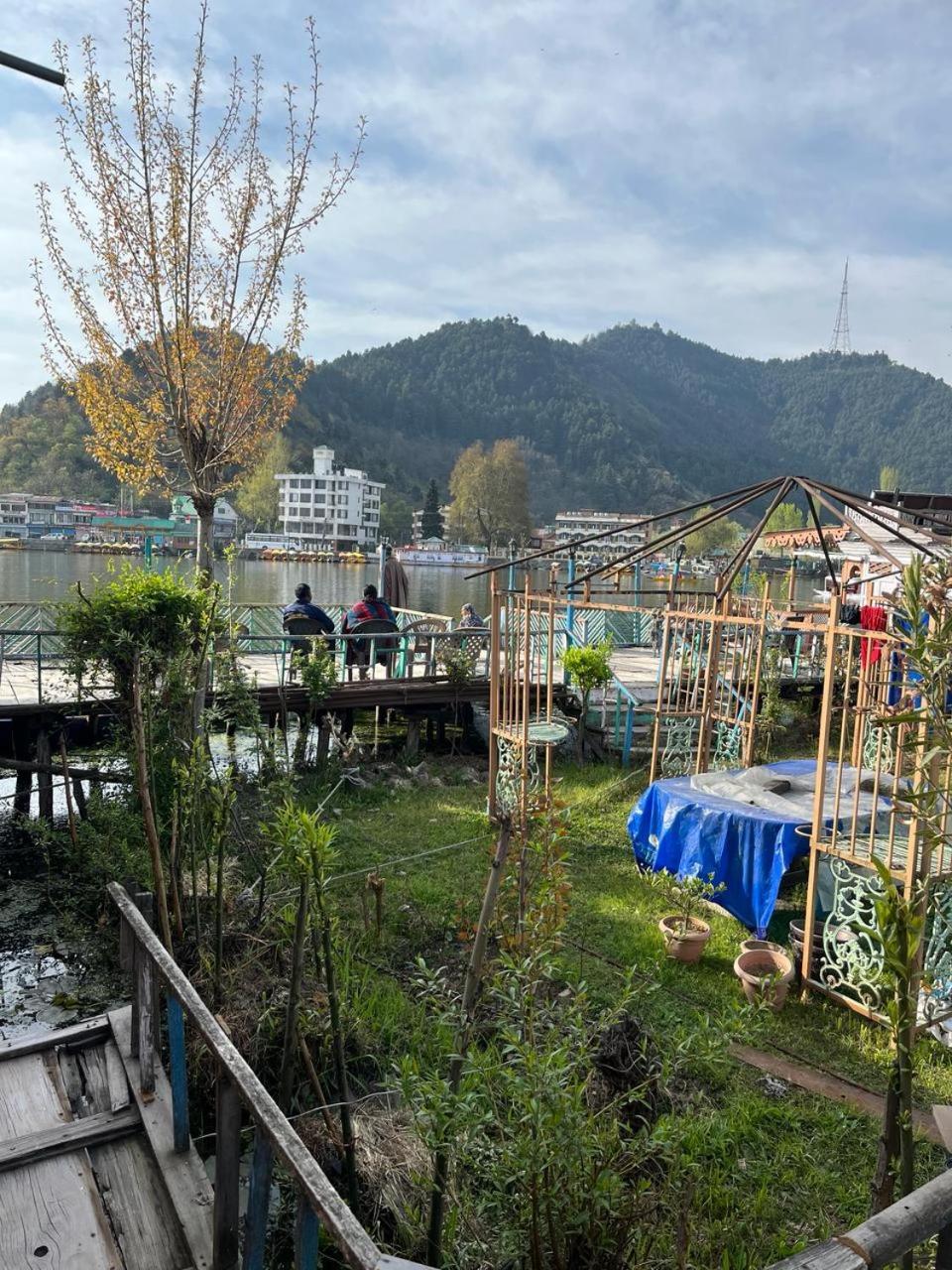 Hotel Highland Queen Houseboat Srinagar (Jammu and Kashmir)