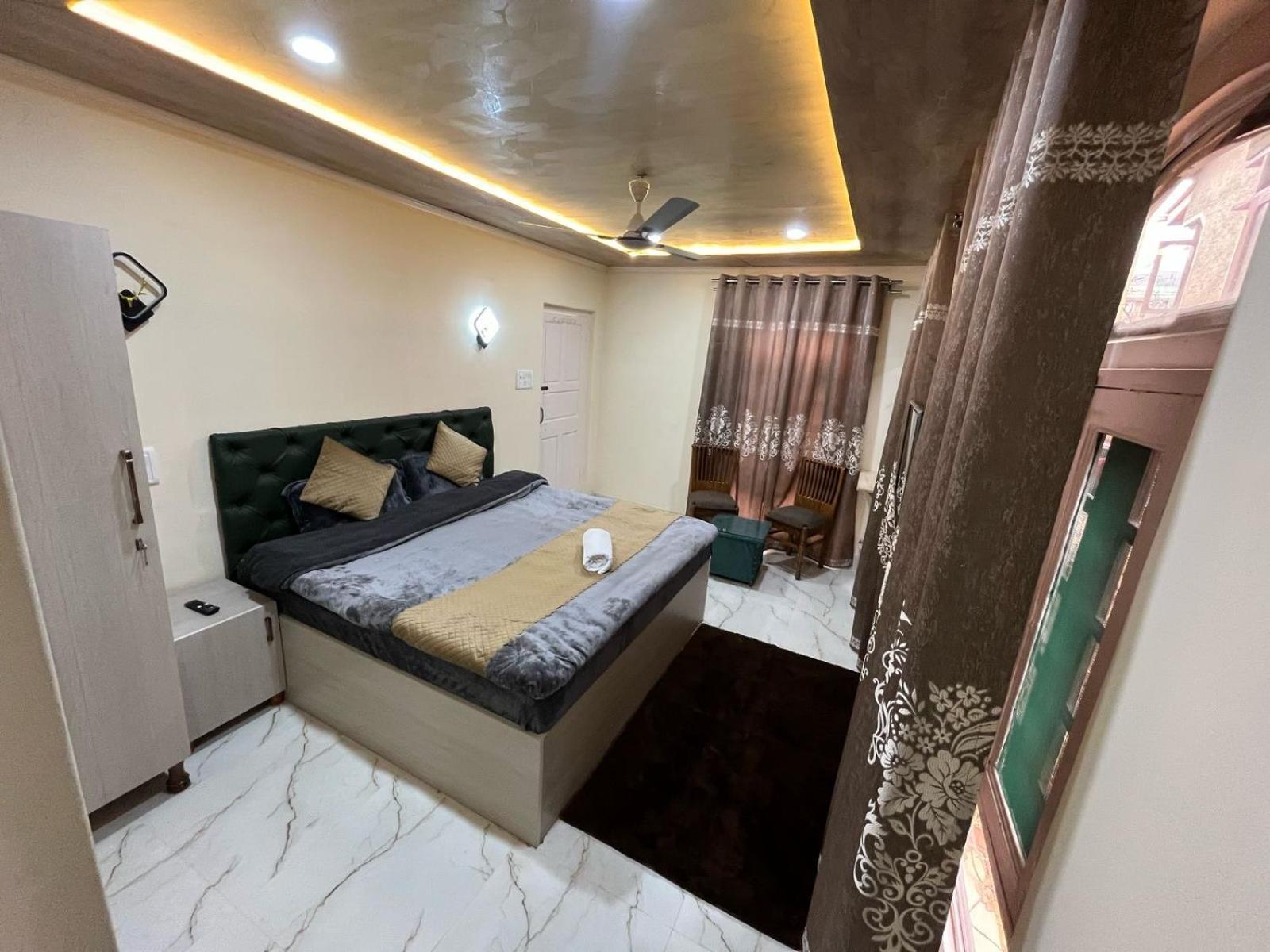 Hezzah Guest house *