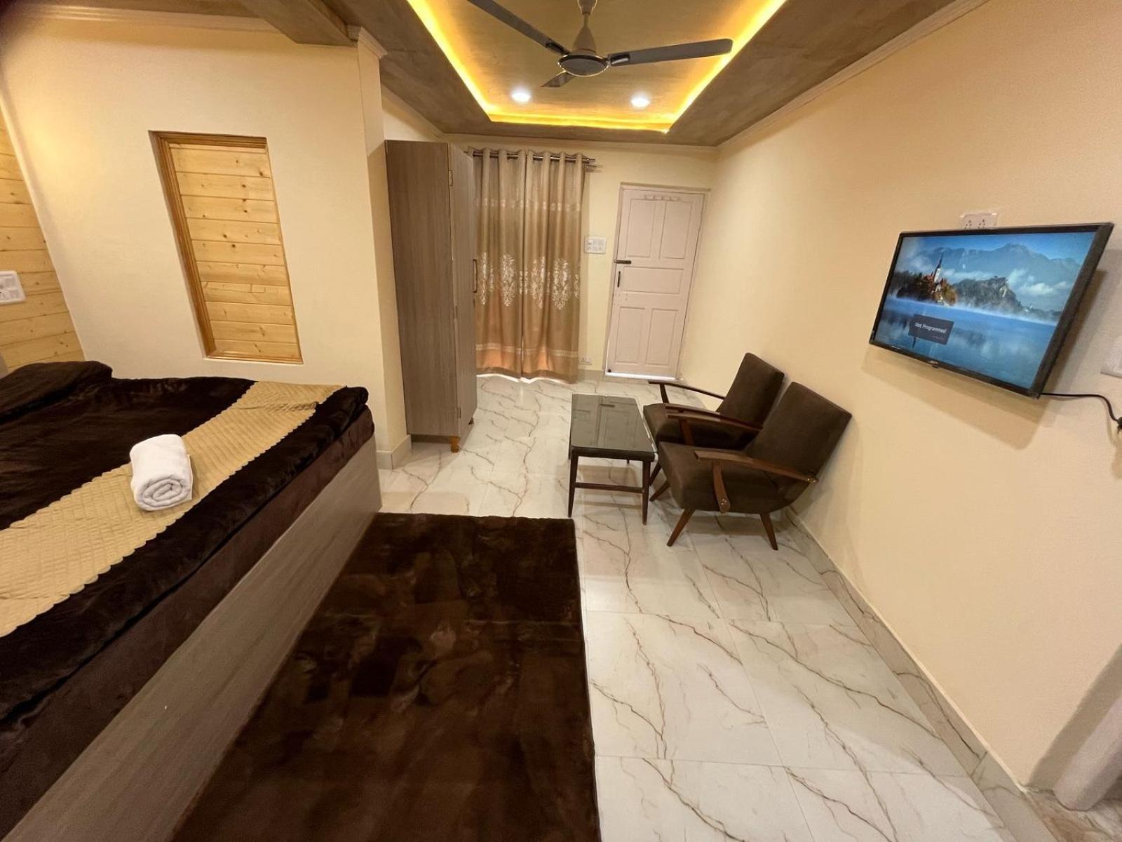 Hezzah Guest house *