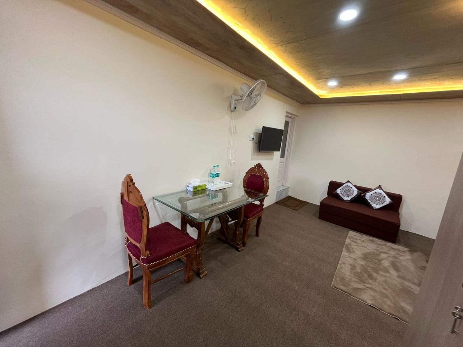 Hezzah Guest house Srinagar (Jammu and Kashmir)