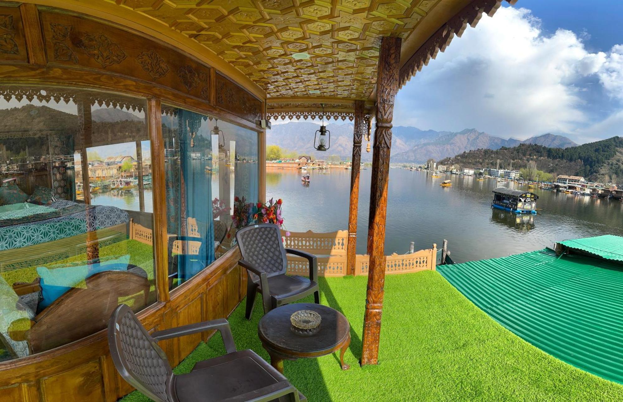 Hotel Luxury By Sp Group Of Houseboats