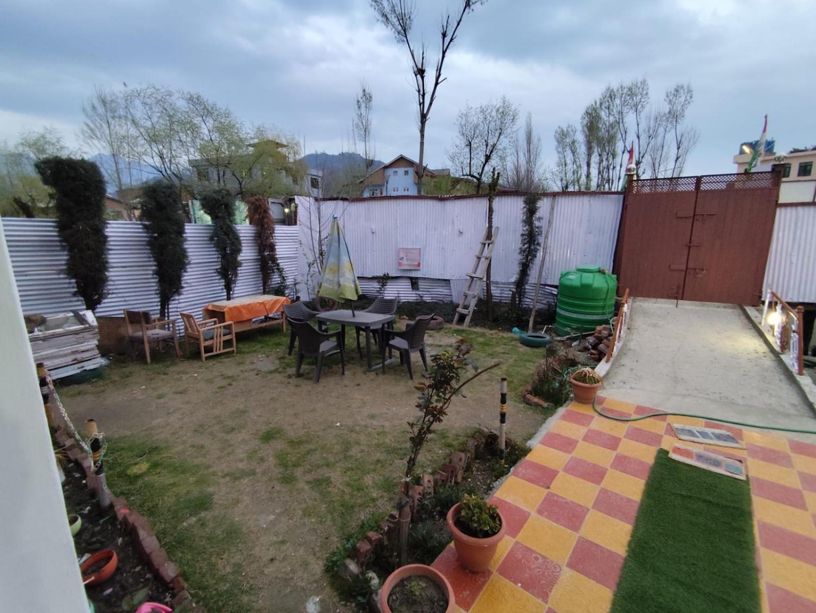 New Heaven Canal Hotel Srinagar (Jammu and Kashmir)