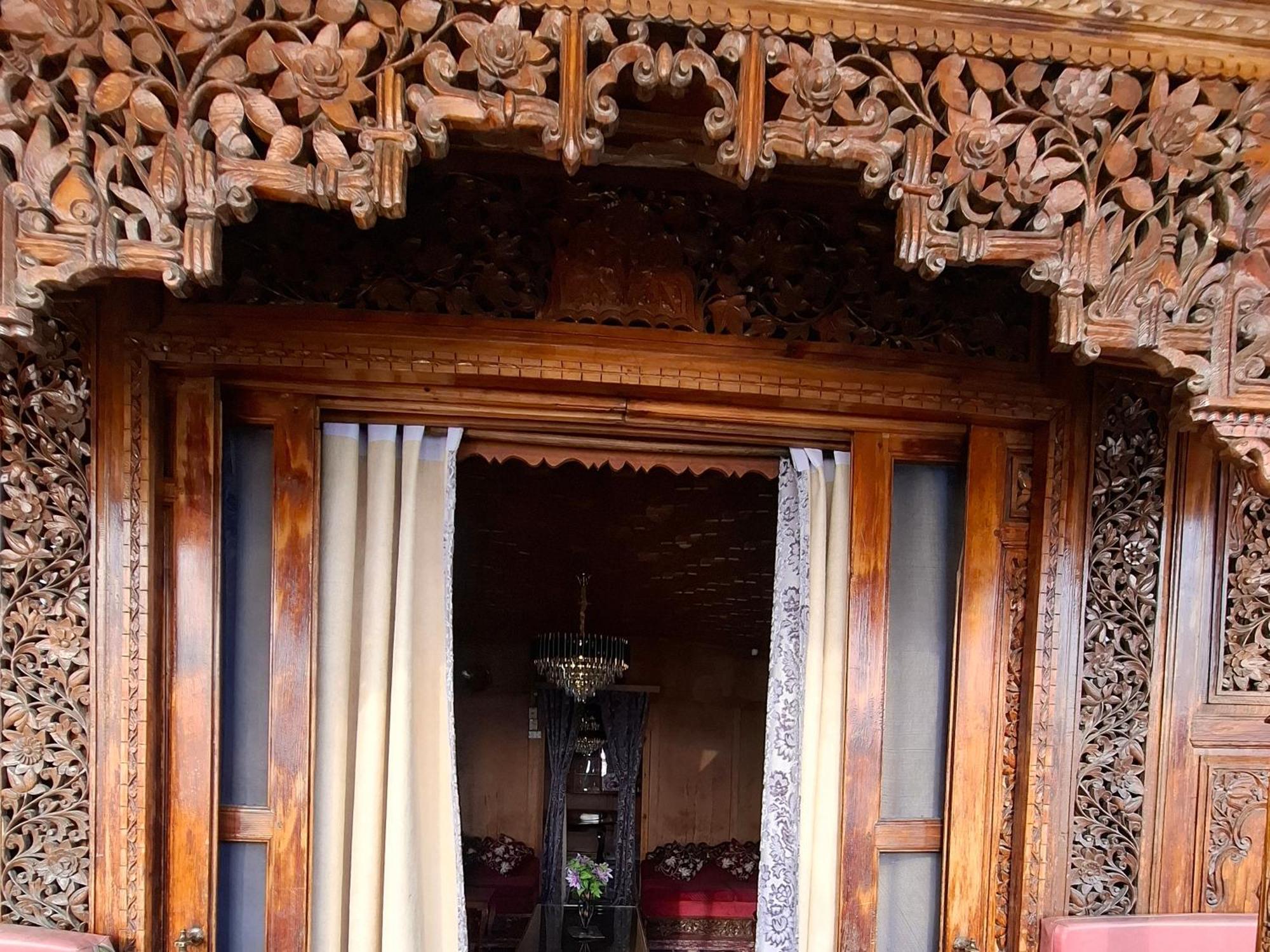 Swift Houseboats Srinagar (Jammu and Kashmir)