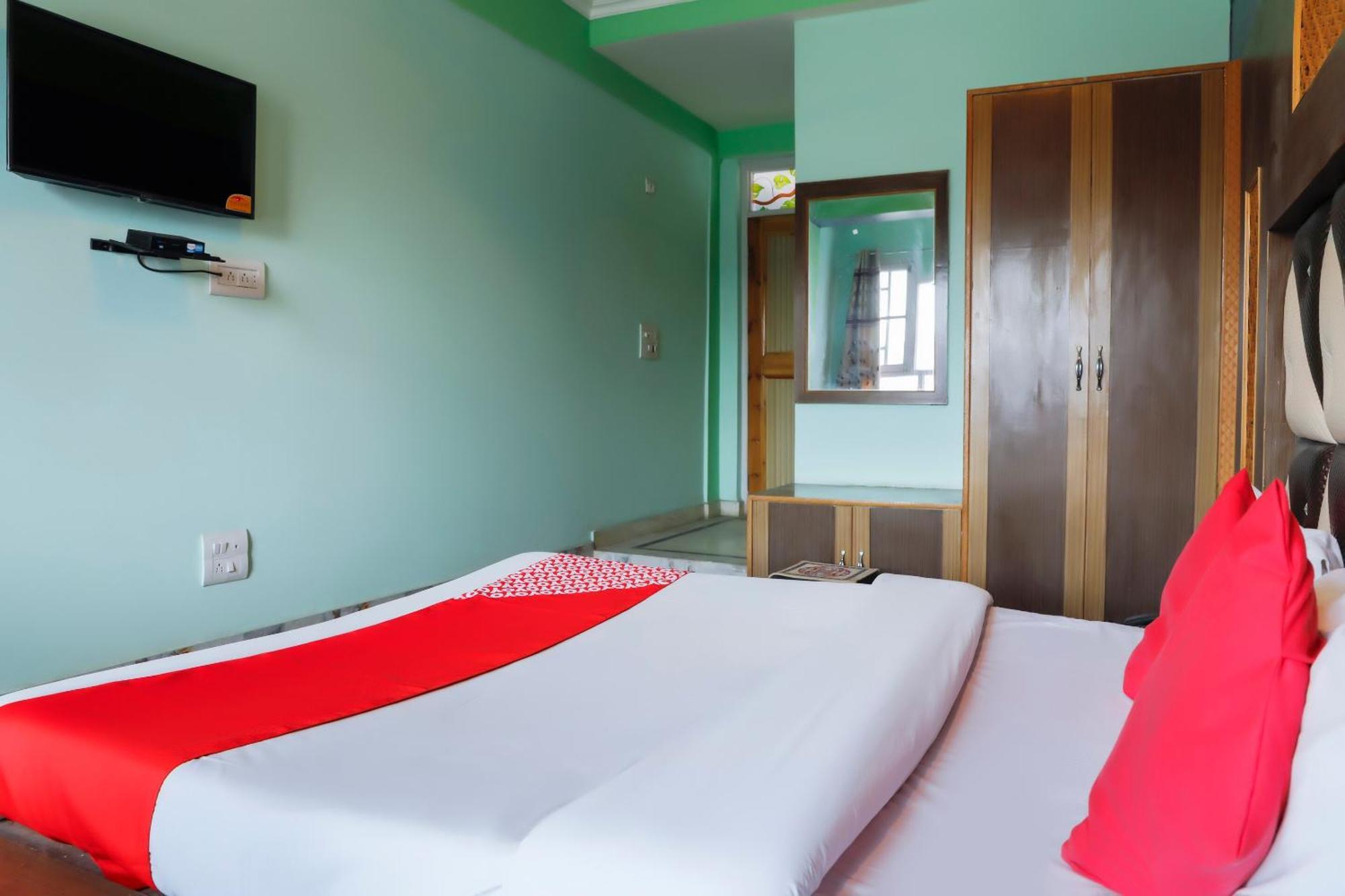 Hotel Capital O Sobo Srinagar (Jammu and Kashmir)