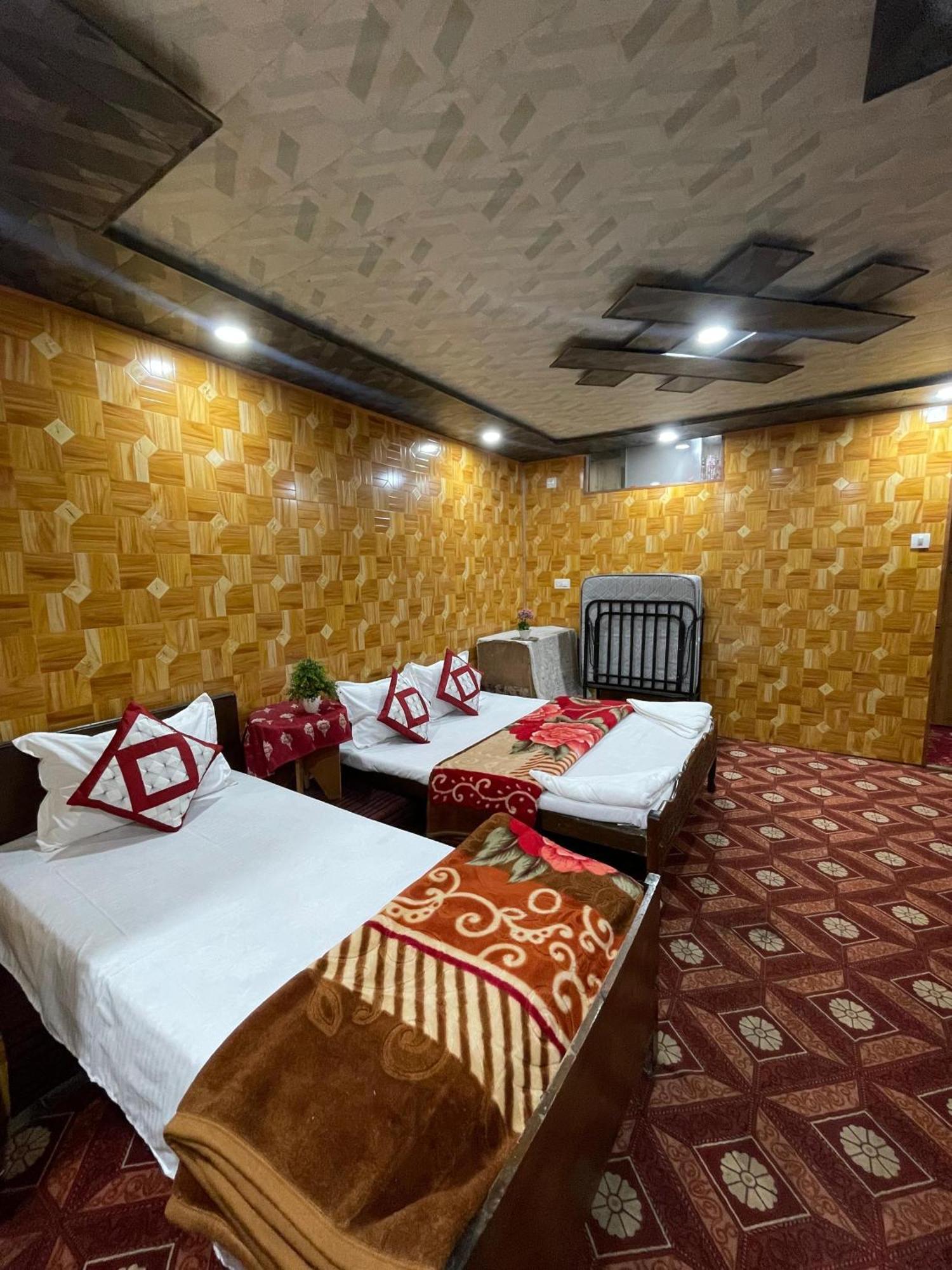Heritage New Moon Group Of Houseboat 5*