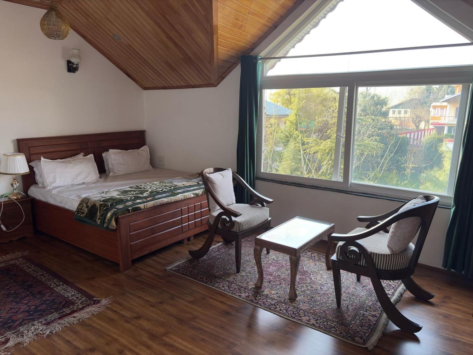 Tropical * Srinagar (Jammu and Kashmir)