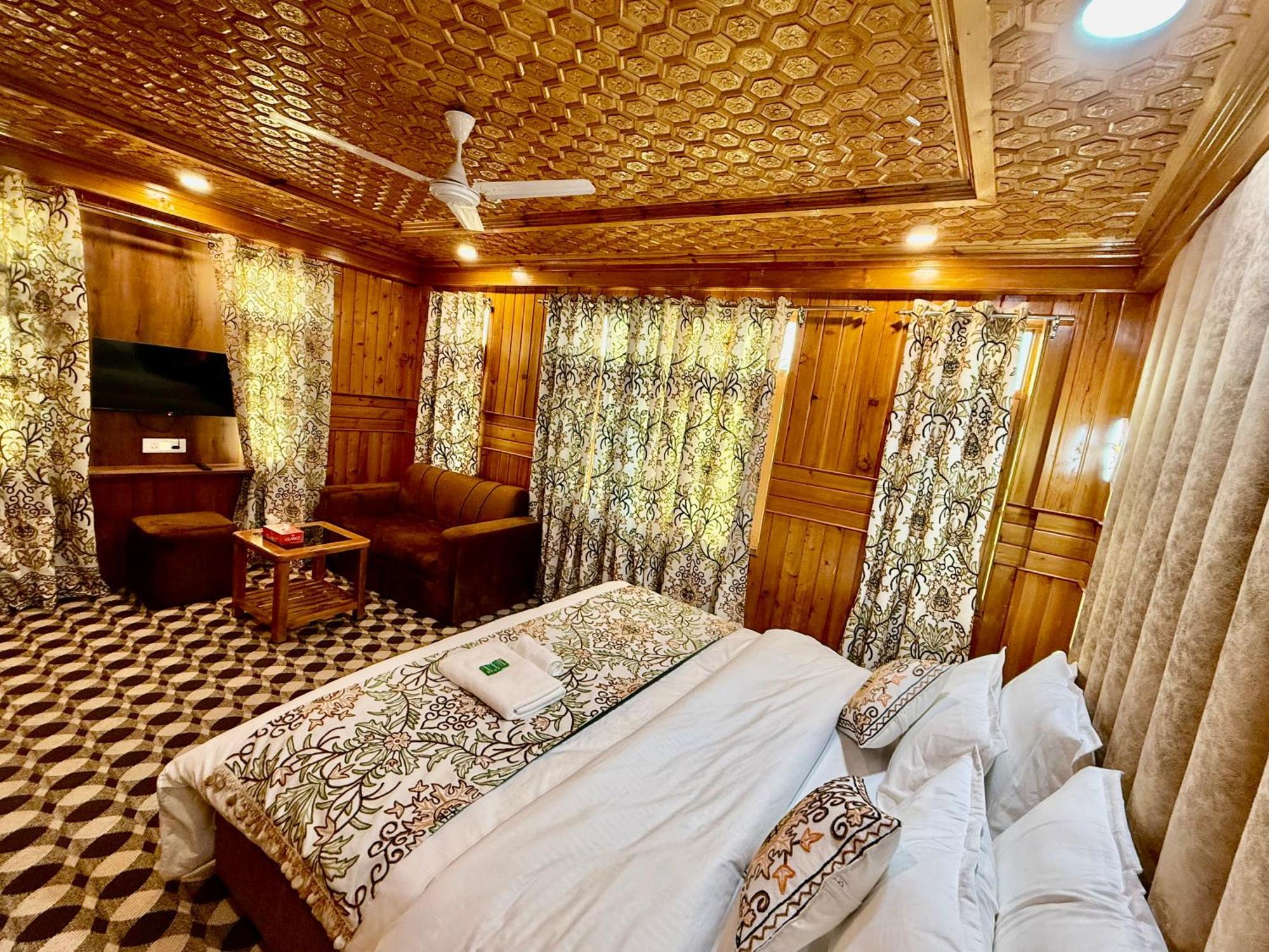 Guest house Bustan Residency Srinagar (Jammu and Kashmir)