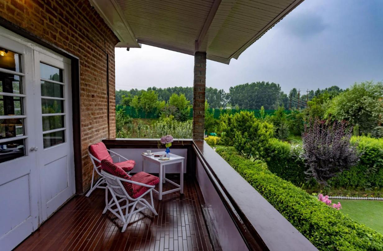 Saffronstays Awakening -family * Srinagar (Jammu and Kashmir)