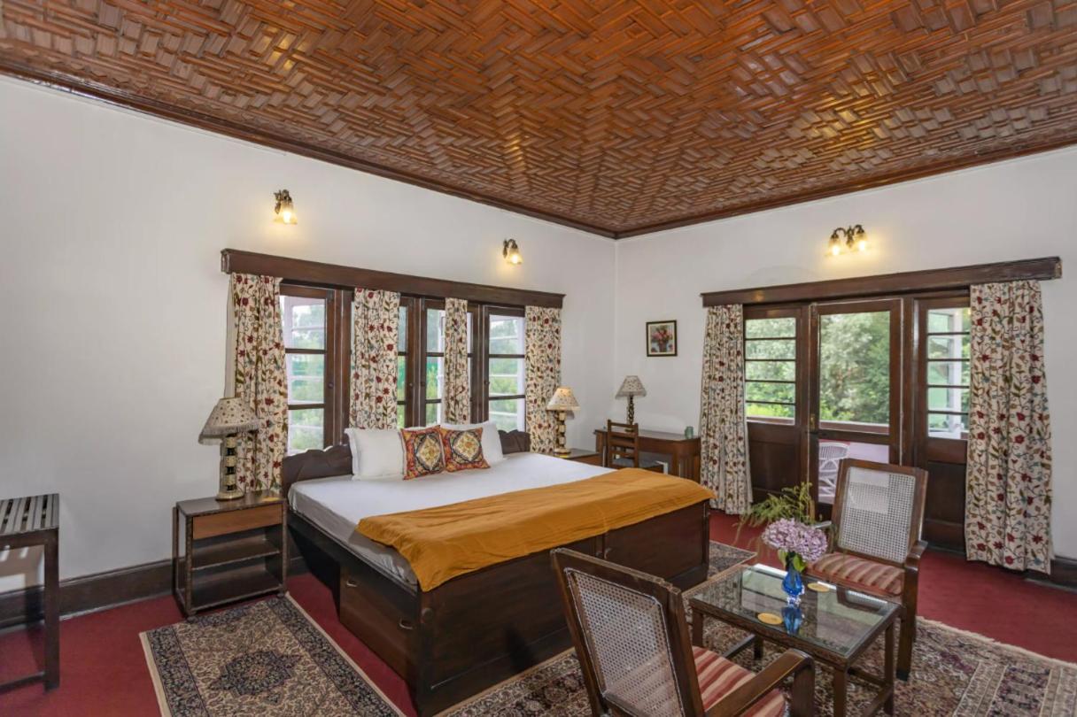 Saffronstays Awakening -family * Srinagar (Jammu and Kashmir)