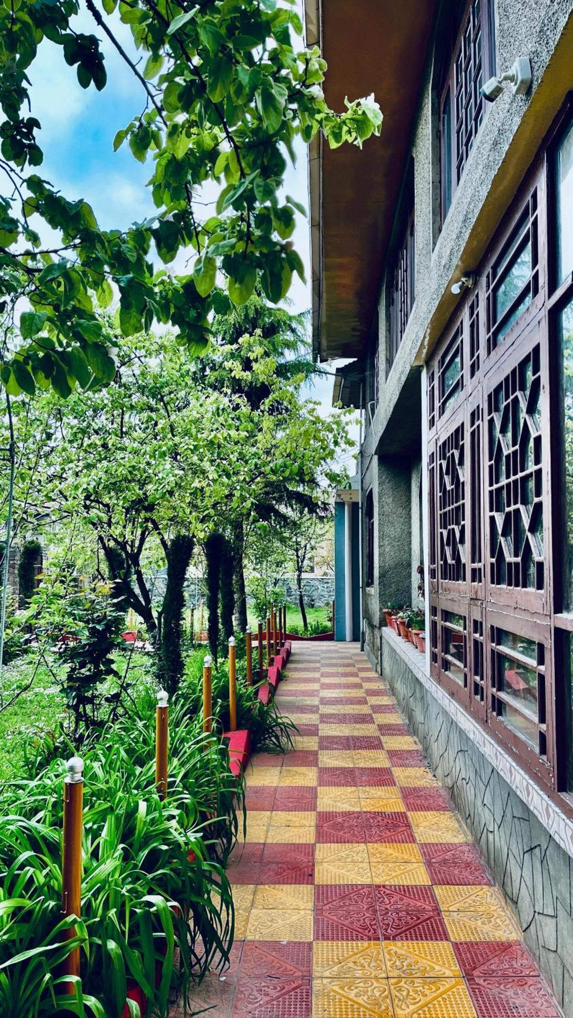 Hezzah Guest house
