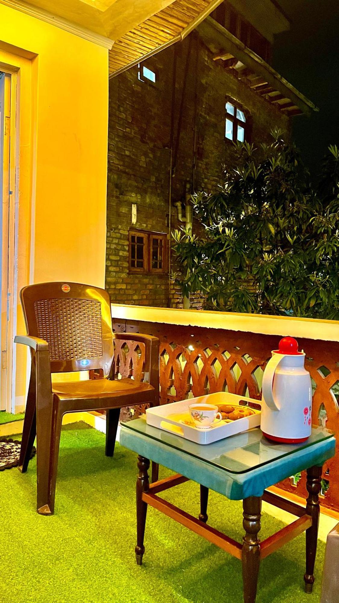 Hezzah Guest house *