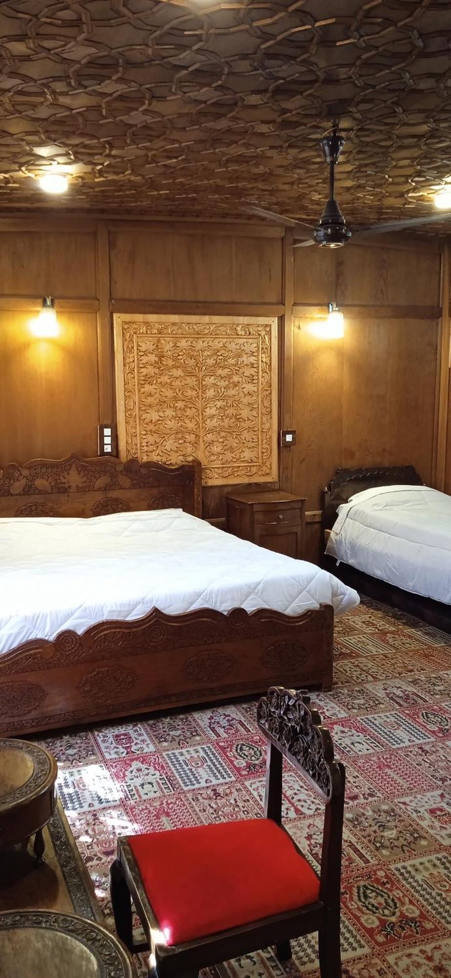 Botel Jacqueline Houseboat Srinagar (Jammu and Kashmir)