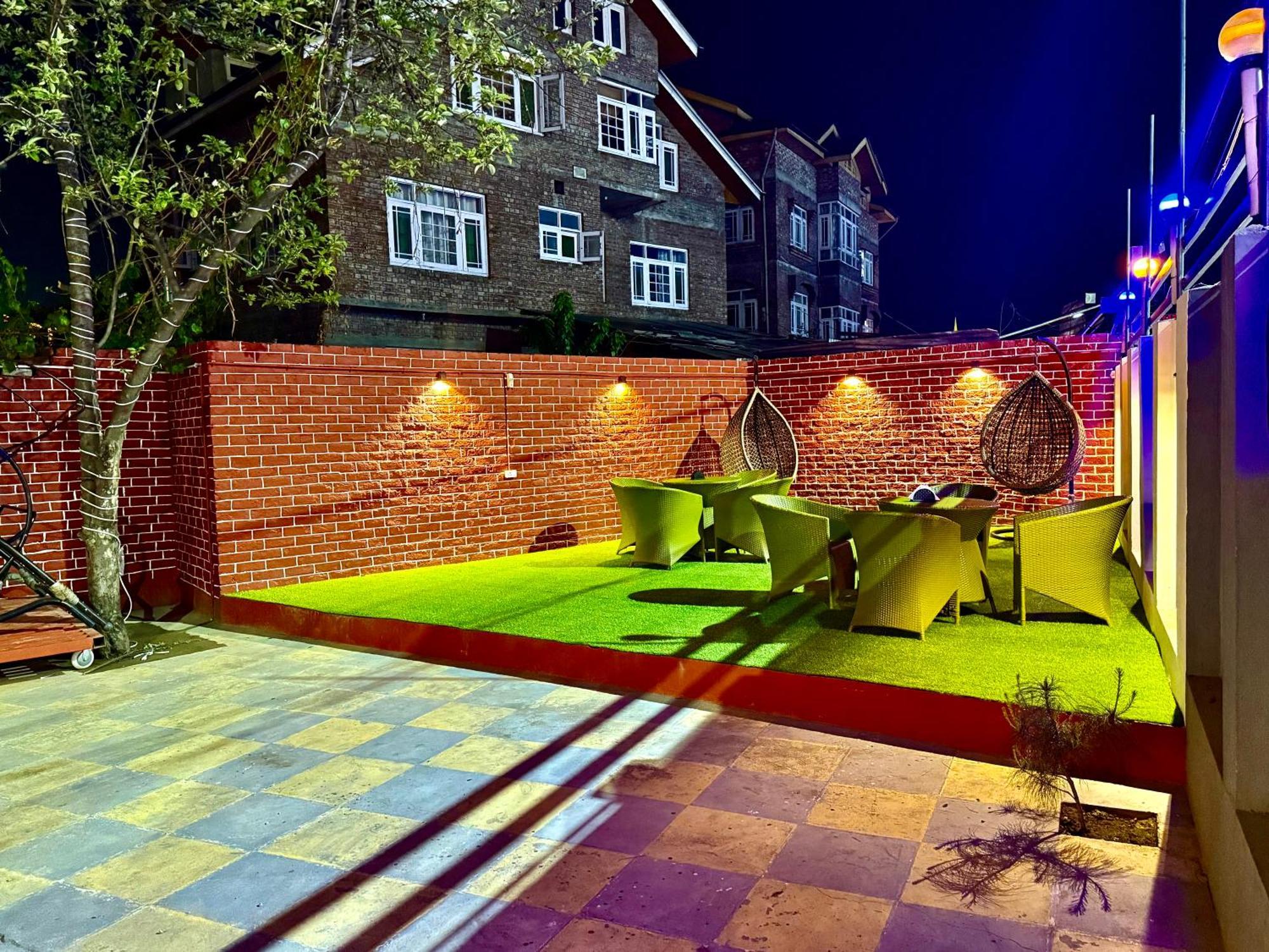 Bustan Residency Guest house