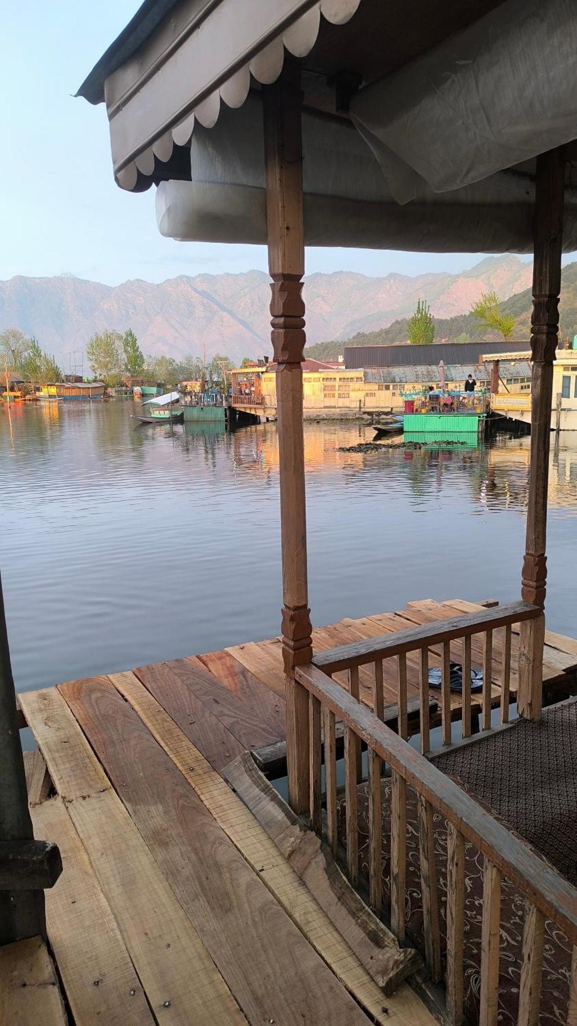 K2 Houseboat Srinagar (Jammu and Kashmir)