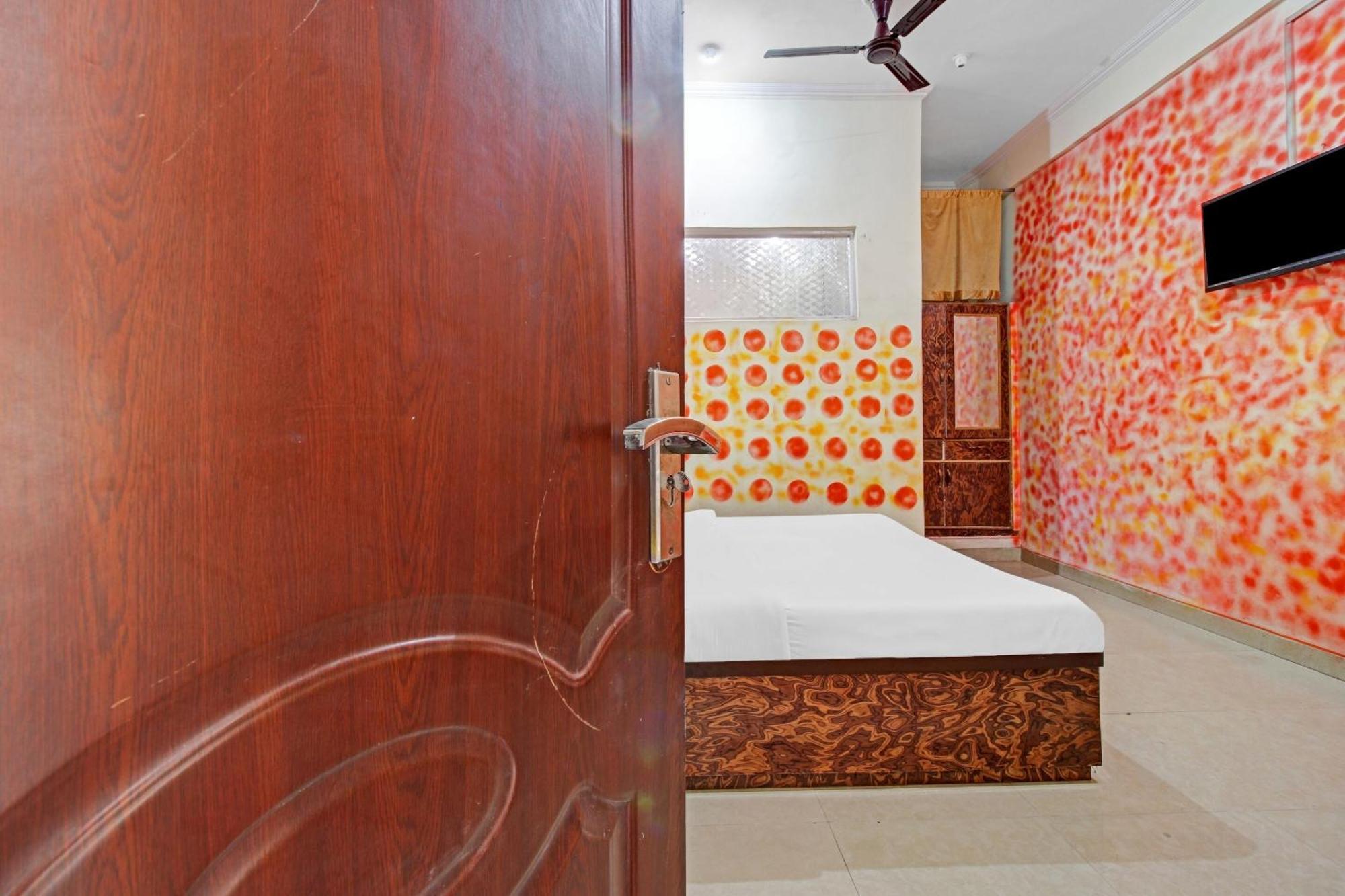 O 84461 Shaani Hotel Srinagar (Jammu and Kashmir)