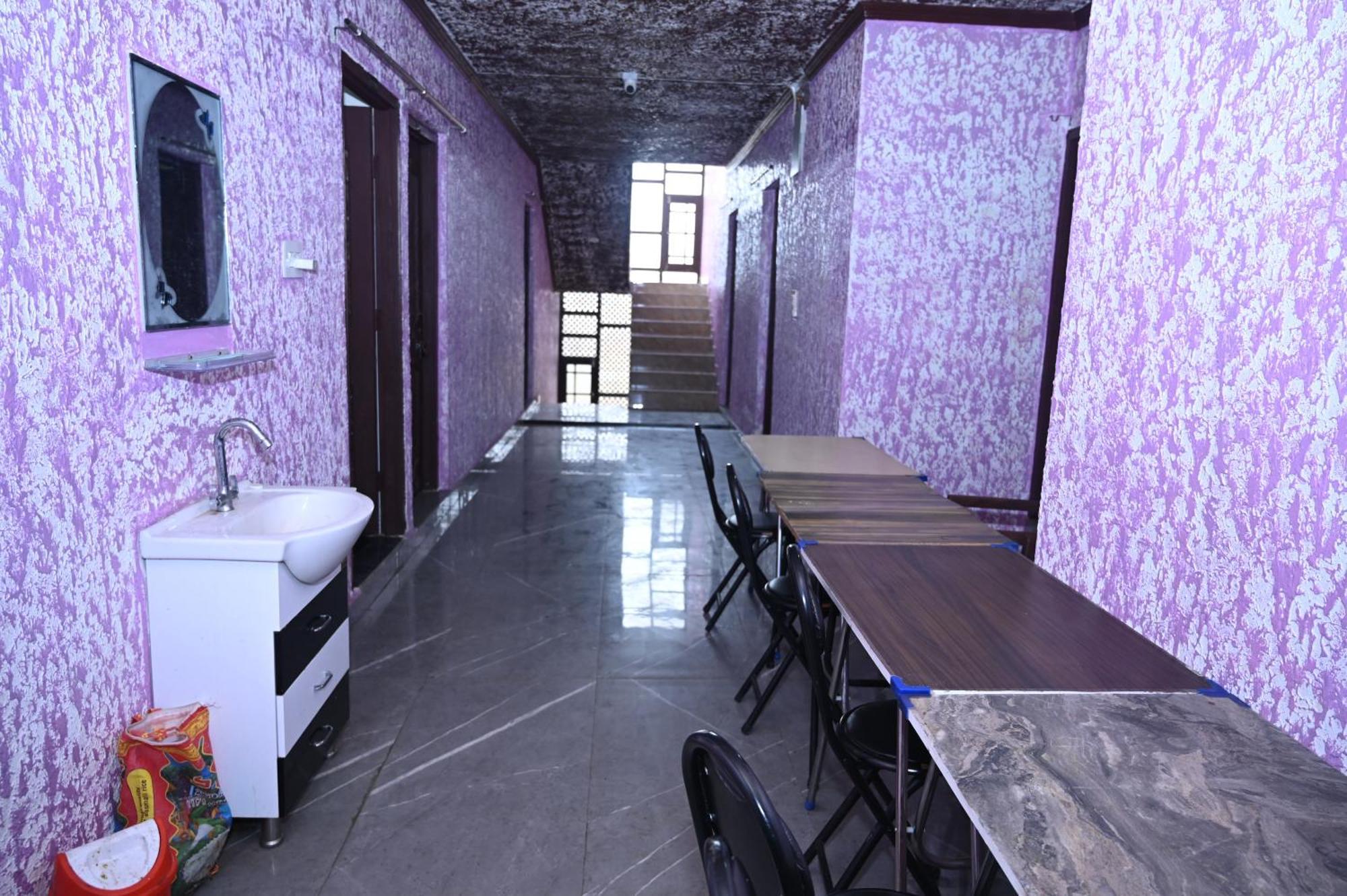 Hotel Sunlight Srinagar (Jammu and Kashmir)