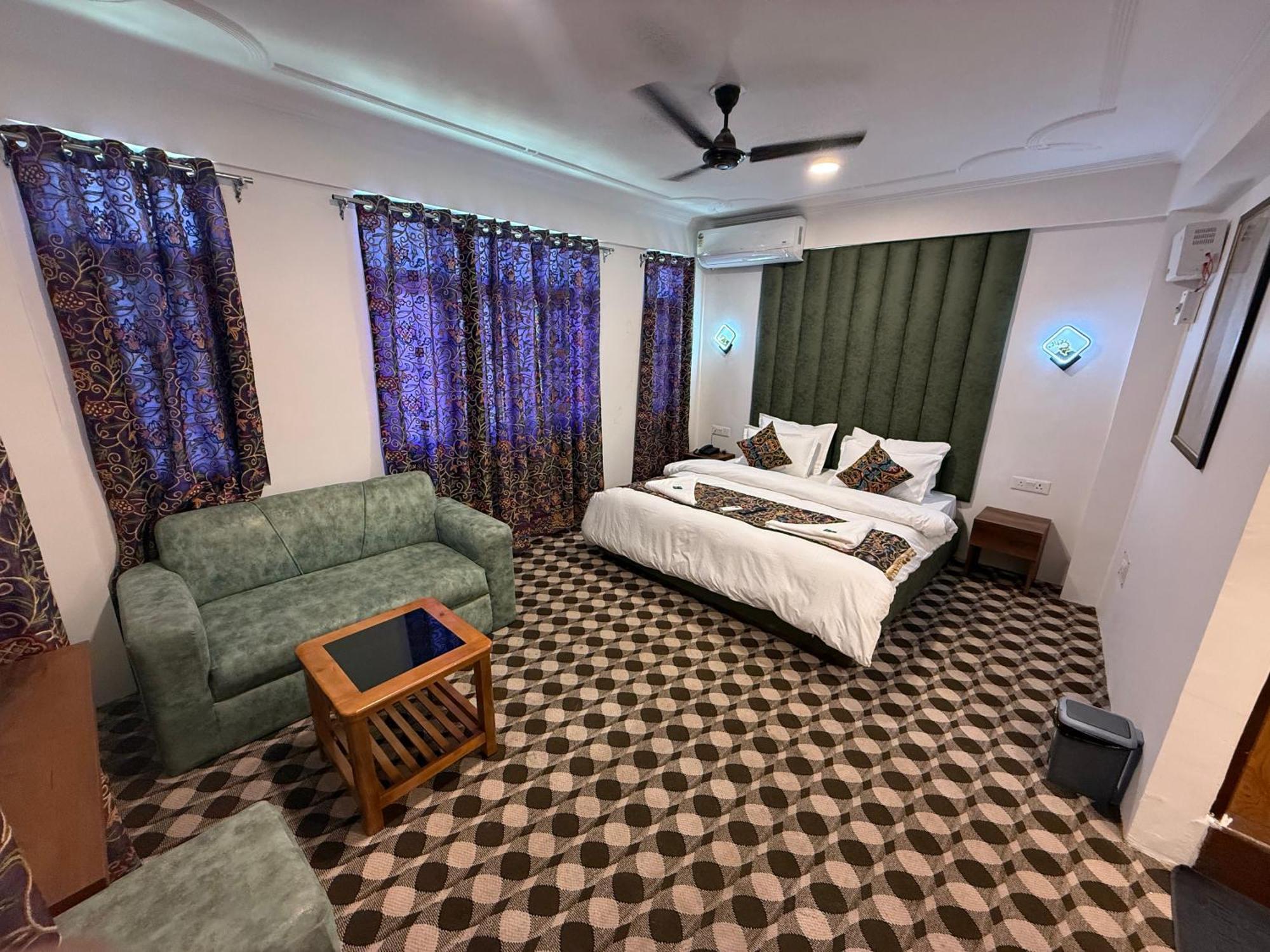 Bustan Residency Guest house