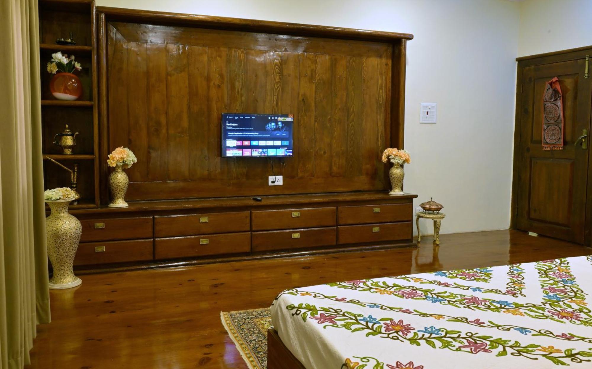 Taha Comfort Srinagar (Jammu and Kashmir)