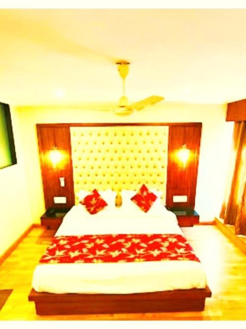 The Kashmiri Crown Hotel