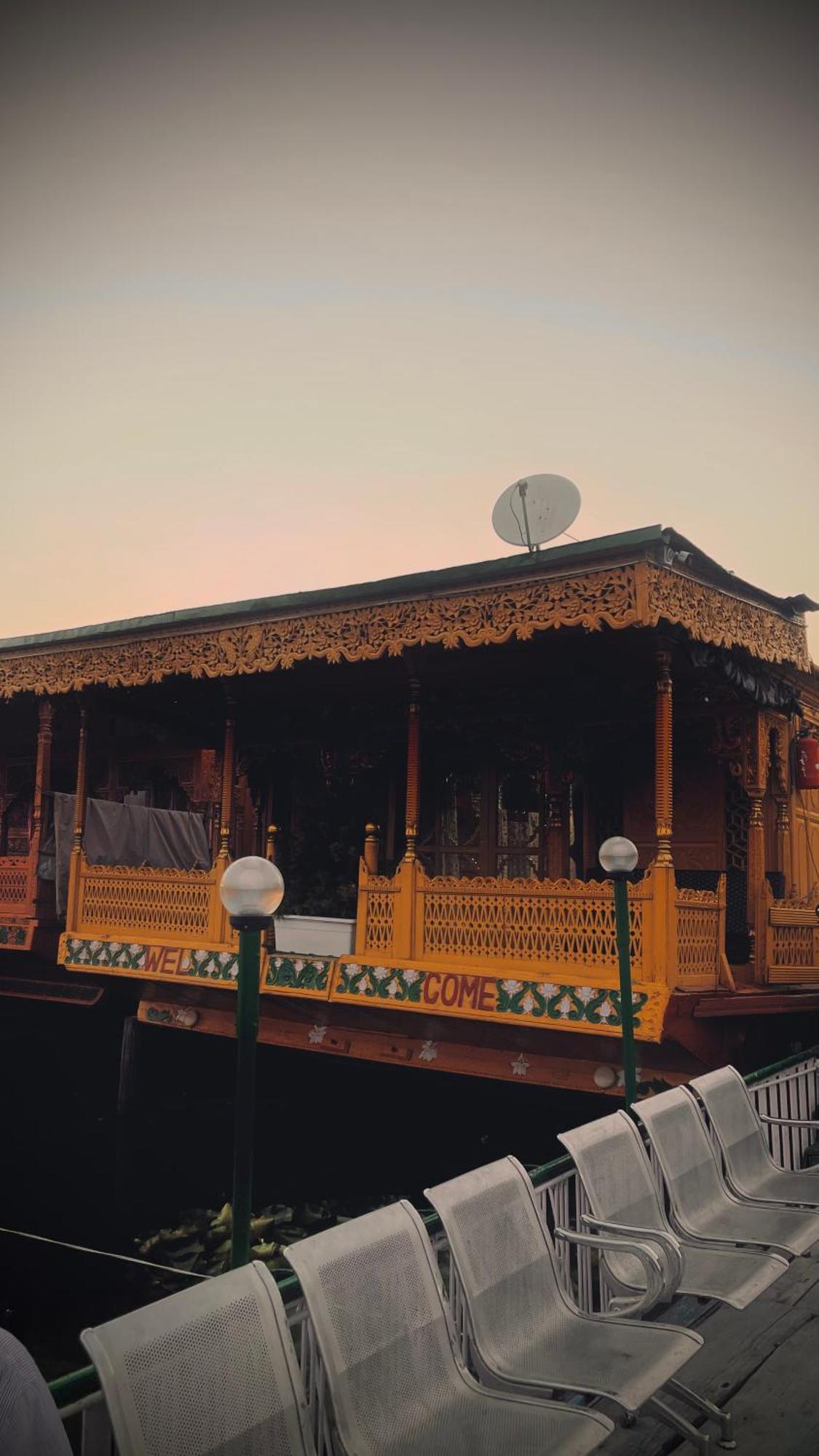 Heritage New Moon Group Of Houseboat Hotel Srinagar (Jammu and Kashmir)