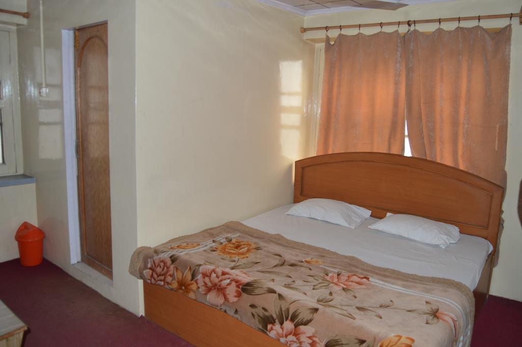 Marias Hotel Srinagar (Jammu and Kashmir)