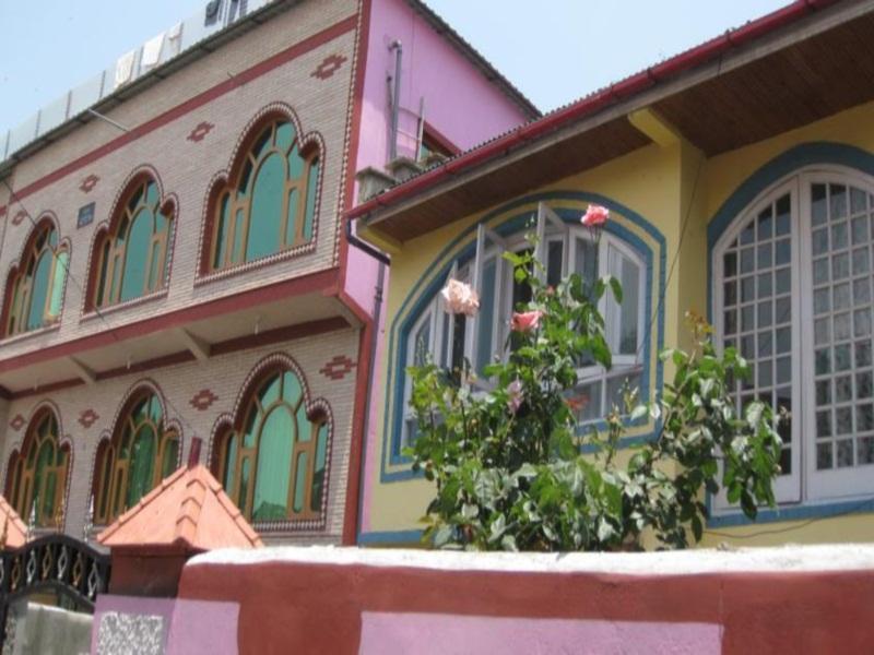 Hotel Gulistan Srinagar (Jammu and Kashmir)