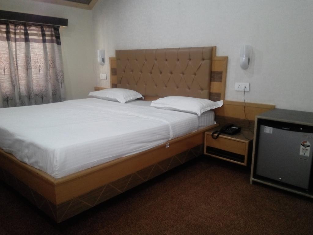 Hotel The Hyde Park Srinagar (Jammu and Kashmir)