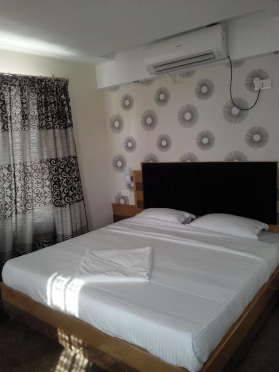 Hotel The Hyde Park 2*