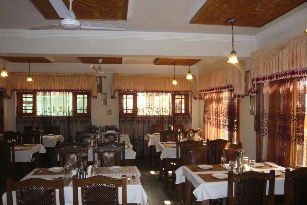 Hotel Akbar Srinagar (Jammu and Kashmir)