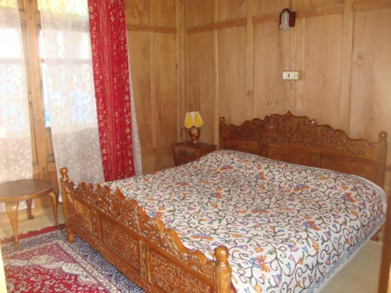 Botel Houseboat Ambassador Srinagar (Jammu and Kashmir)