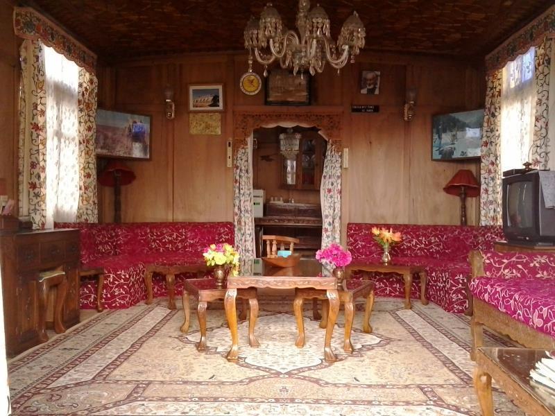 Houseboat Ambassador 3* Srinagar (Jammu and Kashmir)