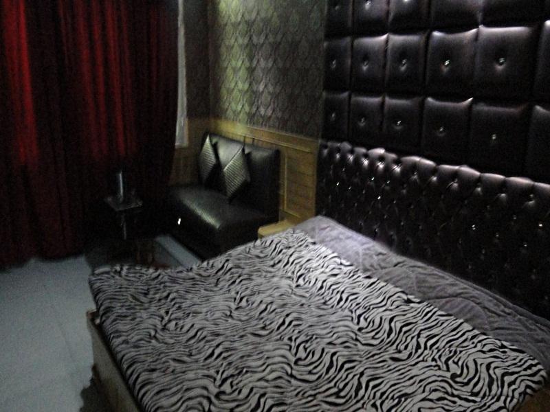 Milad Hotel 3*