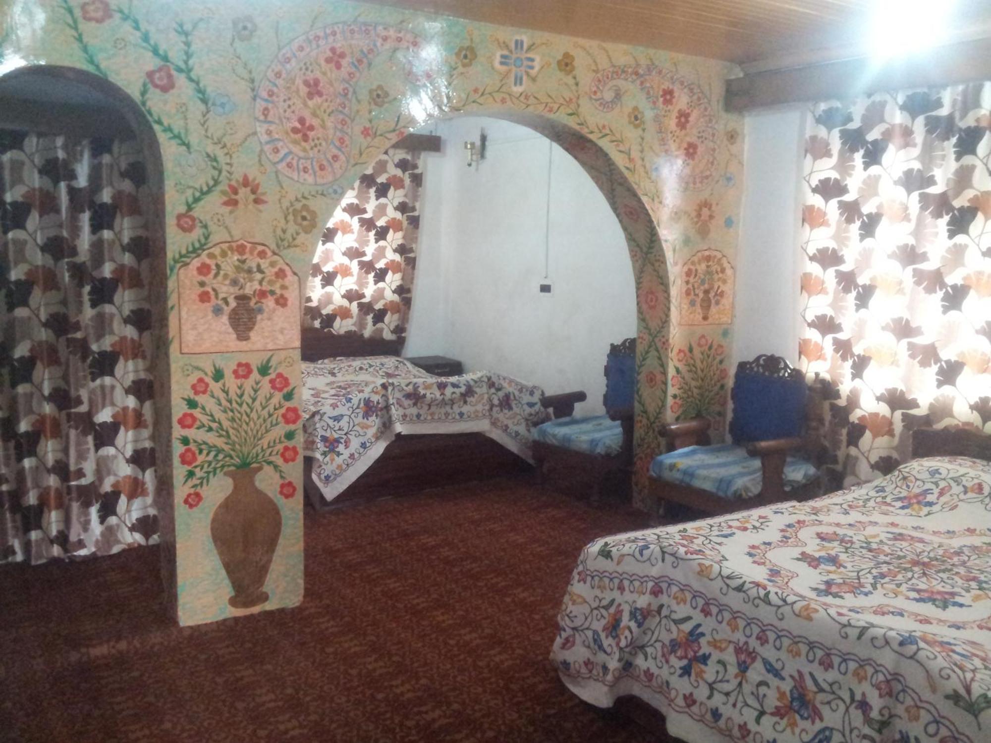 Shalimar 2*