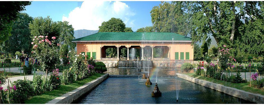 Hotel Welcomheritage Gurkha Houseboats Srinagar (Jammu and Kashmir)